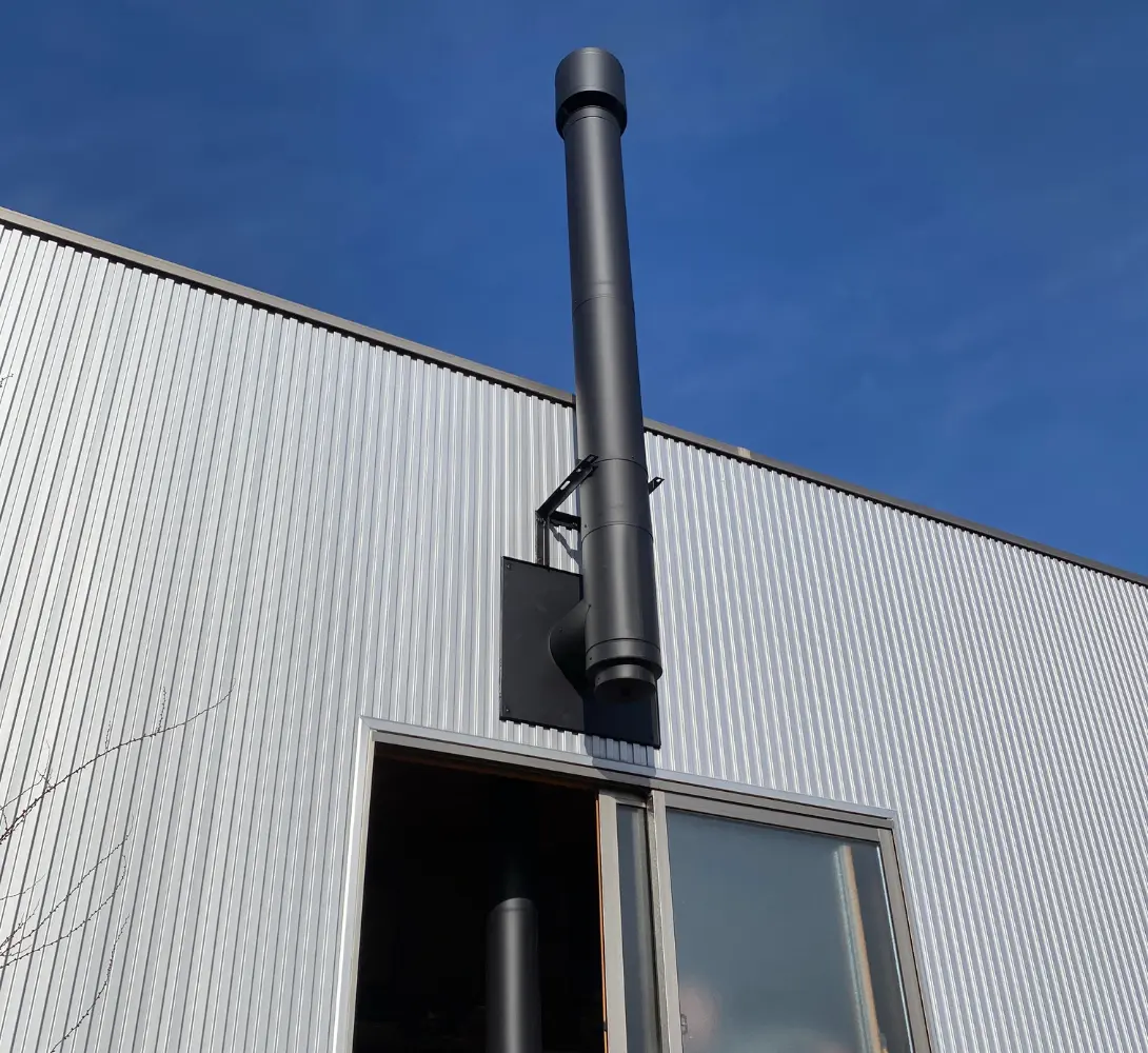 煙突施工の様子