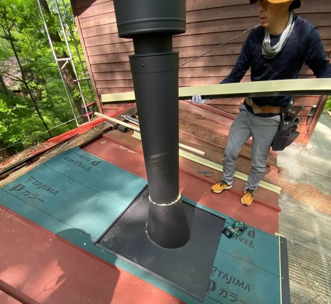 煙突施工の様子