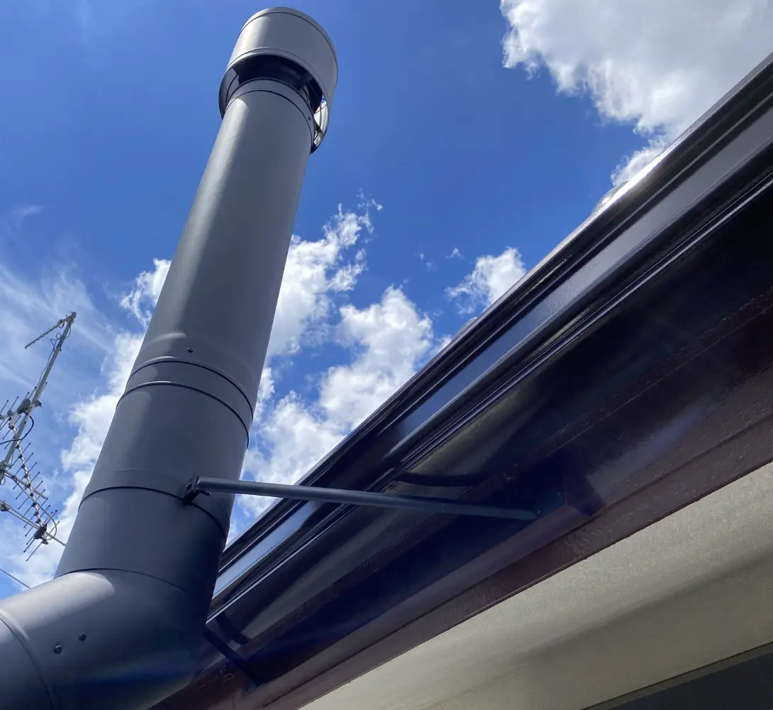 煙突施工の様子