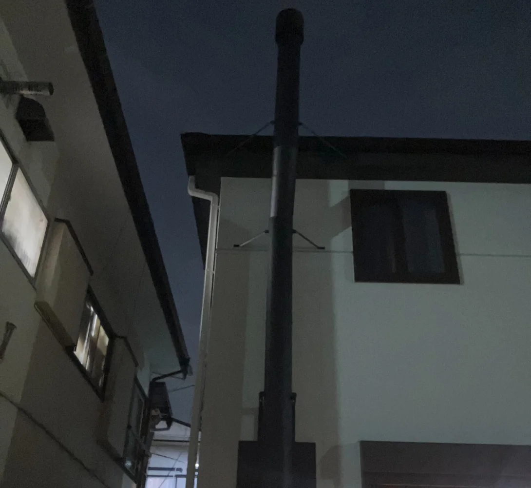 煙突施工の様子